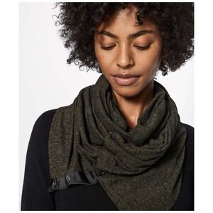 Lululemon Lululemon Vinyasa Scarf (Rulu) in Heathered Utilitarian Green One Size